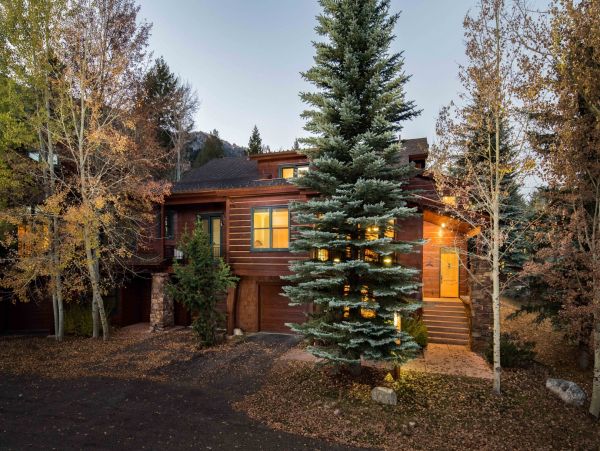 Ski In/Ski Out Townhouse Hot Tub, 3-Bed in Teton Village