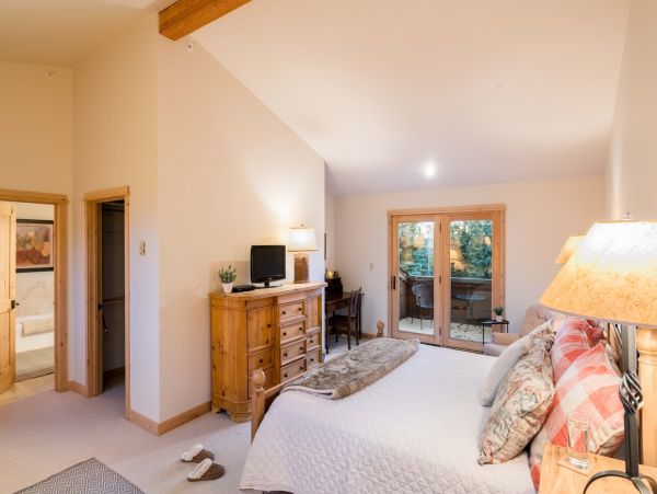 Ski In/Ski Out Townhouse Hot Tub, 3-Bed in Teton Village
