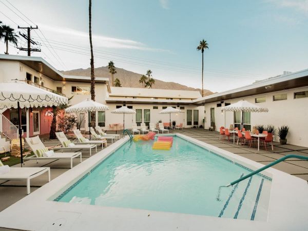 Palm Springs Vacation Home Ten Bedrooms with Private Pool