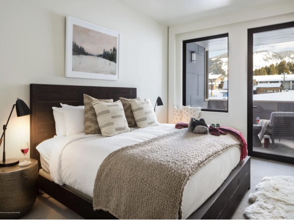 Jackson Hole Vacation Resident with this 3 Bedroom