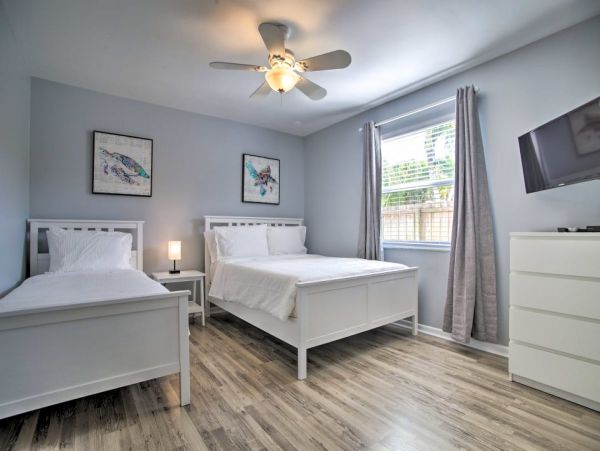 Four Bedroom Pool Home for Rent in Boca Raton Sleeps 10