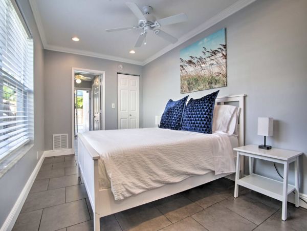 Four Bedroom Pool Home for Rent in Boca Raton Sleeps 10