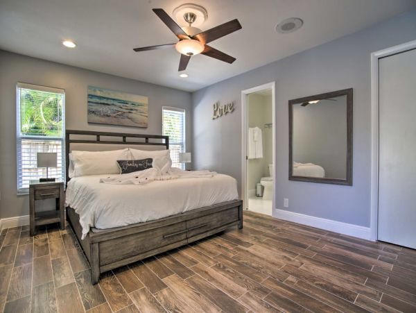 Four Bedroom Pool Home for Rent in Boca Raton Sleeps 10