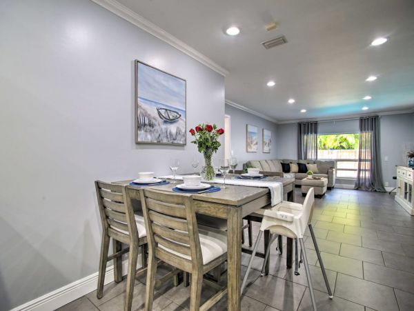 Four Bedroom Pool Home for Rent in Boca Raton Sleeps 10