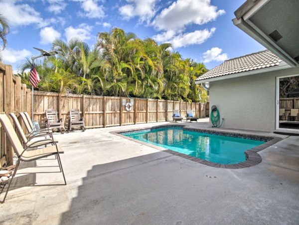 Four Bedroom Pool Home for Rent in Boca Raton Sleeps 10