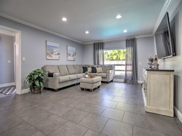 Four Bedroom Pool Home for Rent in Boca Raton Sleeps 10