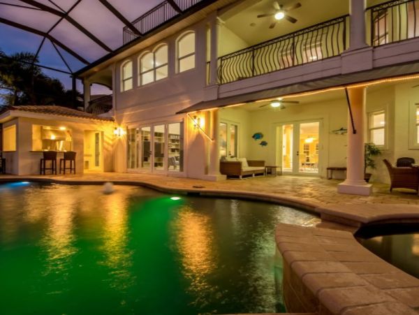 Five Bedroom Waterfront Vacation Pool Home in Cape Coral