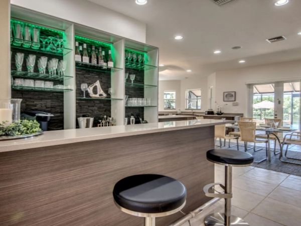 Five Bedroom Waterfront Vacation Pool Home in Cape Coral