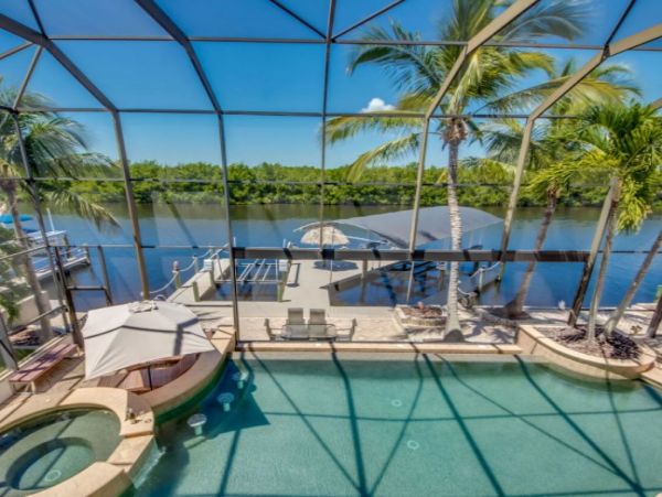 Five Bedroom Waterfront Vacation Pool Home in Cape Coral