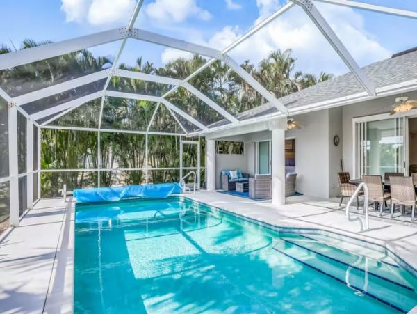 Cape Coral Canal-Front 4 Bedroom Home Private Pool & Dock
