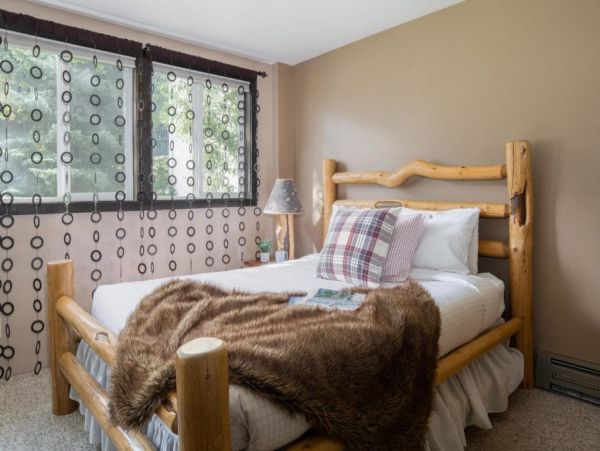 Teton Value Ski Accommodation Steps to Jackson Hole Slopes