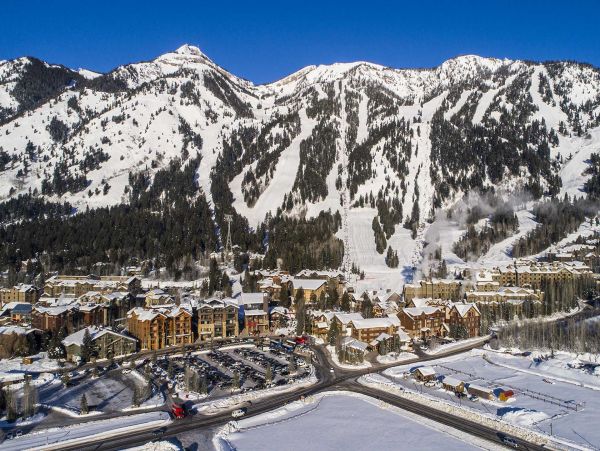 Teton Value Ski Accommodation Steps to Jackson Hole Slopes