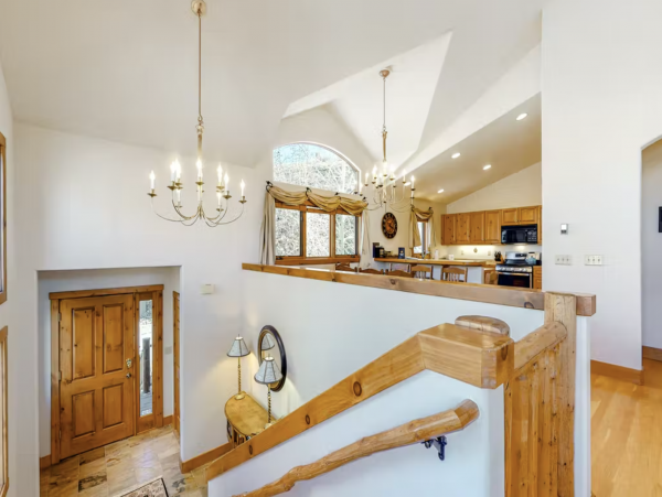 Arrowhead Three-Story Home with Free WIFI & Private Hot Tub