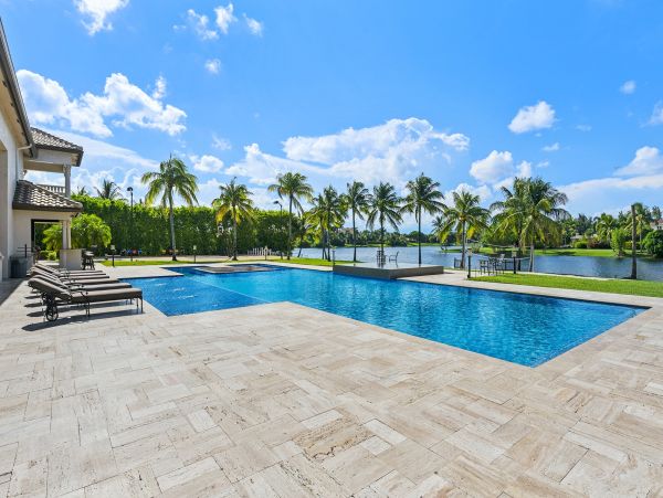 Luxury Hollywood FL 7 Bedroom Villa with Private Pool & Spa