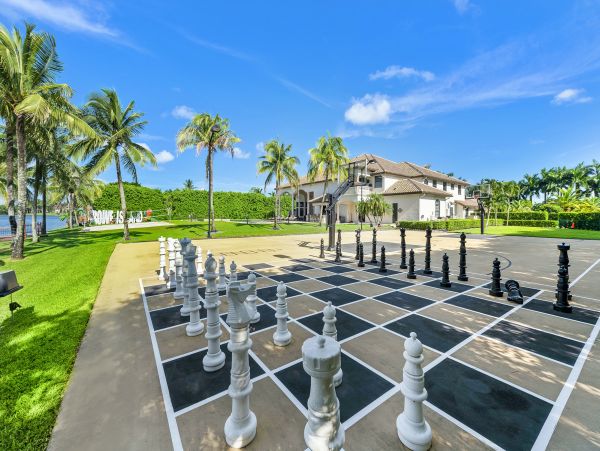 Luxury Hollywood FL 7 Bedroom Villa with Private Pool & Spa