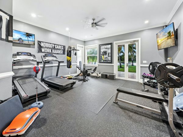 Luxury Hollywood FL 7 Bedroom Villa with Private Pool & Spa