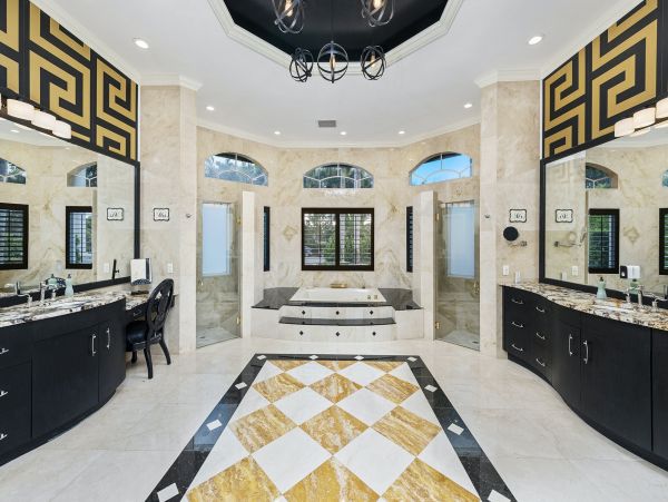 Luxury Hollywood FL 7 Bedroom Villa with Private Pool & Spa