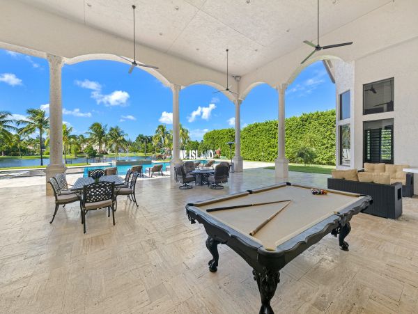 Luxury Hollywood FL 7 Bedroom Villa with Private Pool & Spa