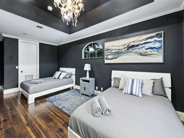 Luxury Hollywood FL 7 Bedroom Villa with Private Pool & Spa