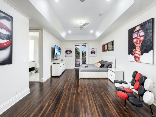 Luxury Hollywood FL 7 Bedroom Villa with Private Pool & Spa