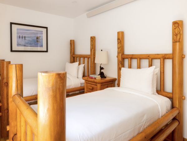 Jackson Two Bedroom Refined Mountain Retreat