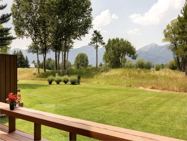 Jackson Two Bedroom Refined Mountain Retreat