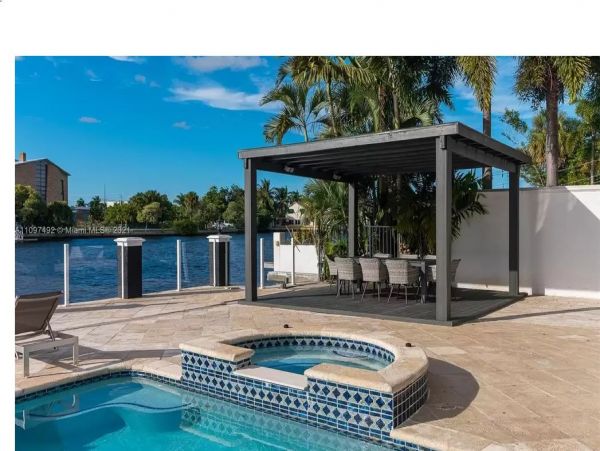 Fort Lauderdale Vacation Mansion Six Bedroom with Pool