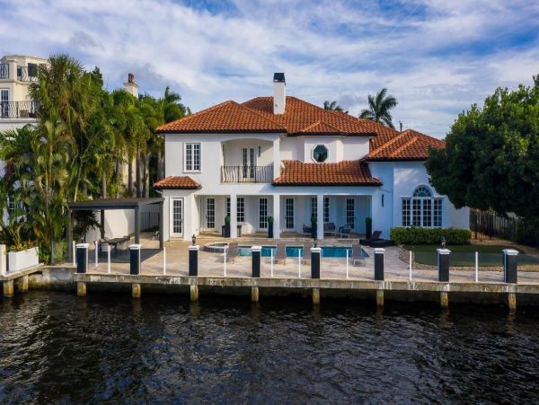 Fort Lauderdale Vacation Mansion Six Bedroom with Pool