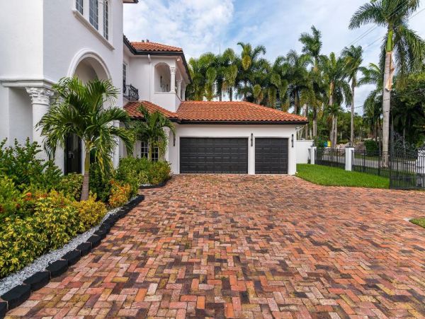 Fort Lauderdale Vacation Mansion Six Bedroom with Pool