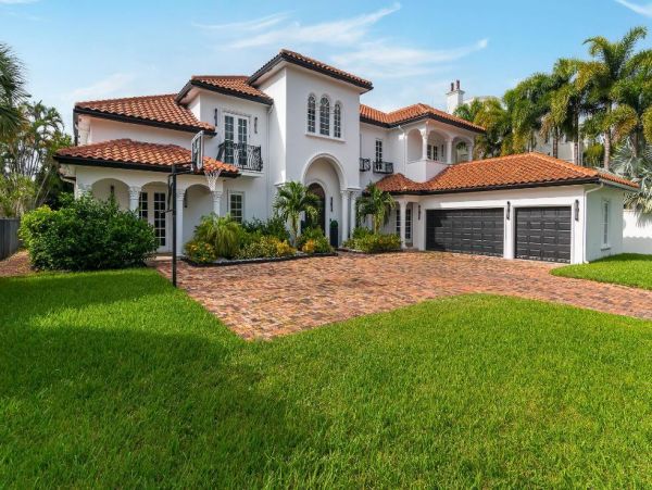 Fort Lauderdale Vacation Mansion Six Bedroom with Pool