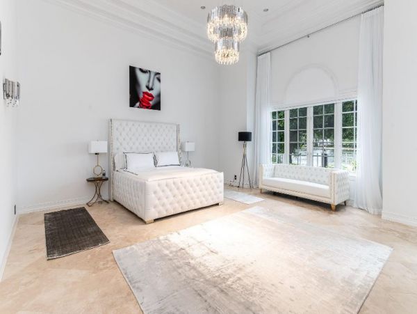 Fort Lauderdale Vacation Mansion Six Bedroom with Pool
