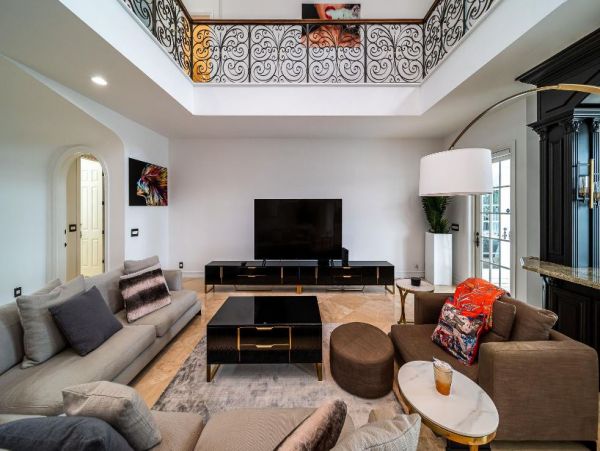 Fort Lauderdale Vacation Mansion Six Bedroom with Pool