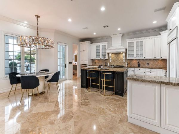 Fort Lauderdale Vacation Mansion Six Bedroom with Pool