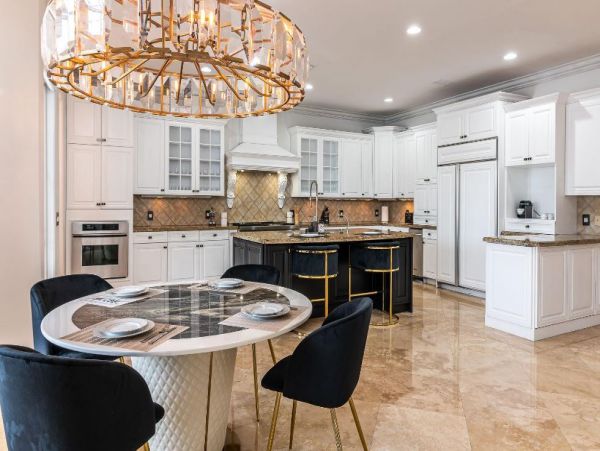 Fort Lauderdale Vacation Mansion Six Bedroom with Pool