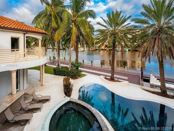 Incredible Fort Lauderdale Vacation Home with Pool & Spa