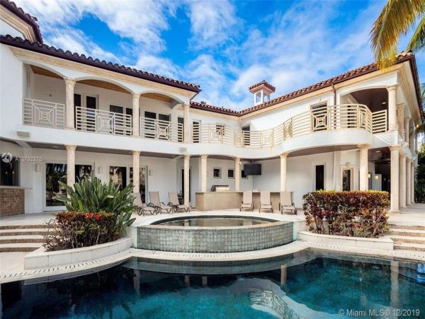 Incredible Fort Lauderdale Vacation Home with Pool & Spa