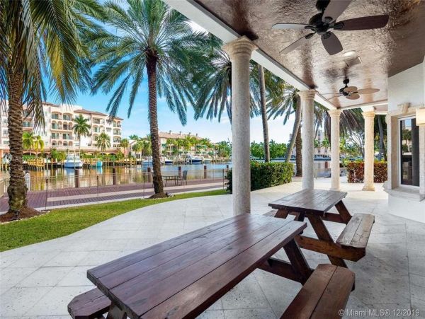 Incredible Fort Lauderdale Vacation Home with Pool & Spa