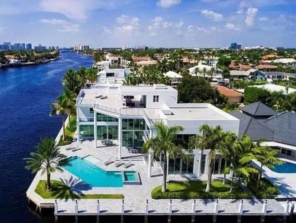 Waterfront Villa Located on the Heart of Fort Lauderdale