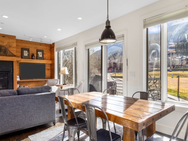 Rustic Decor Jackson Hole 3 Bedroom Vacation Condo