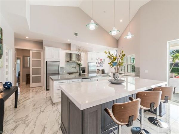 Great Option Canal Front Home Pool & Spa in Marco Island