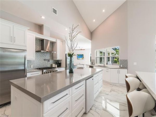 Great Option Canal Front Home Pool & Spa in Marco Island