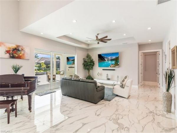 Great Option Canal Front Home Pool & Spa in Marco Island