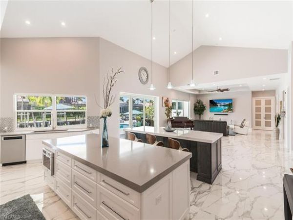 Great Option Canal Front Home Pool & Spa in Marco Island