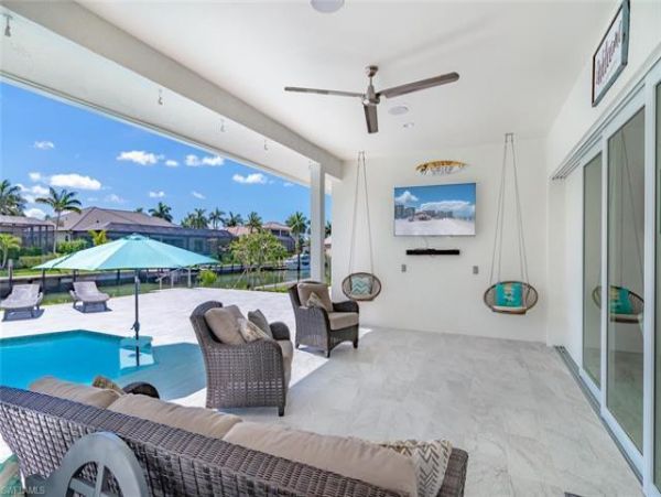 Great Option Canal Front Home Pool & Spa in Marco Island