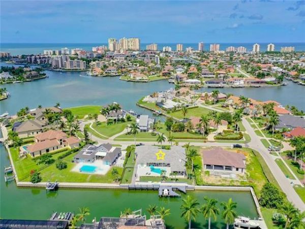 Great Option Canal Front Home Pool & Spa in Marco Island