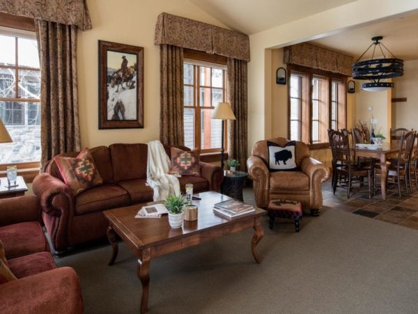SKI-IN/SKI-OUT JACKSON HOLE CONDO SLEEPS 8