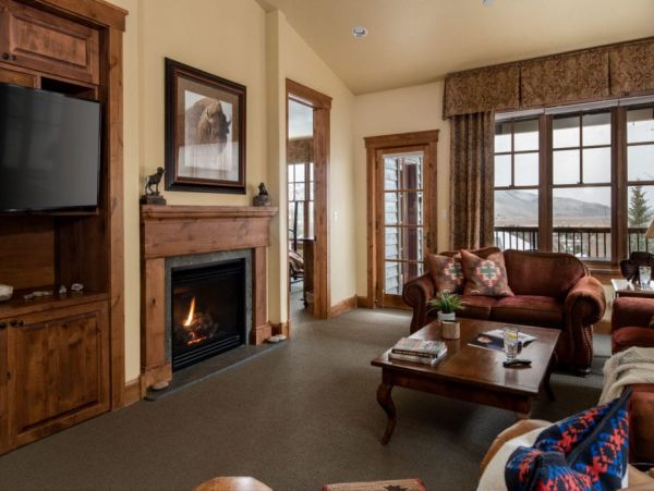 SKI-IN/SKI-OUT JACKSON HOLE CONDO SLEEPS 8