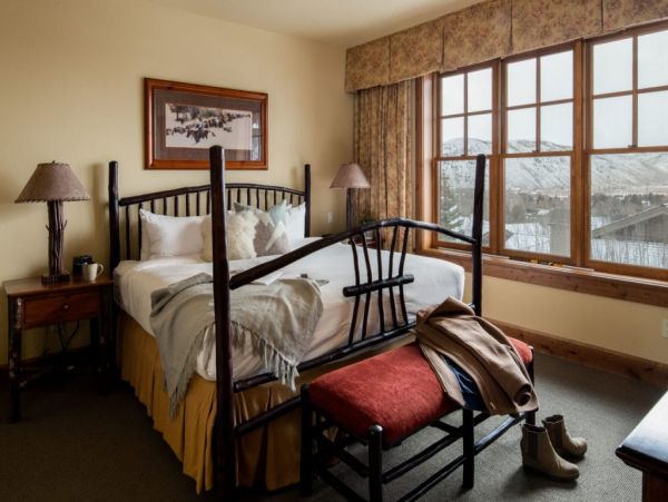 SKI-IN/SKI-OUT JACKSON HOLE CONDO SLEEPS 8