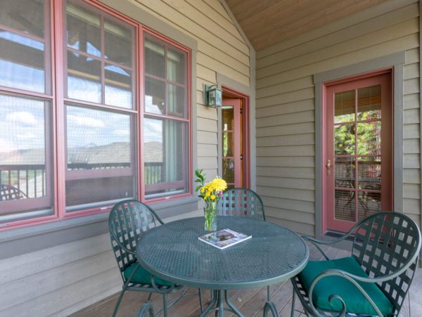 SKI-IN/SKI-OUT JACKSON HOLE CONDO SLEEPS 8