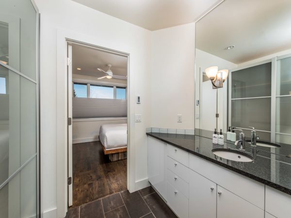 Elegant & Modern Three Bedroom Vacation Rental